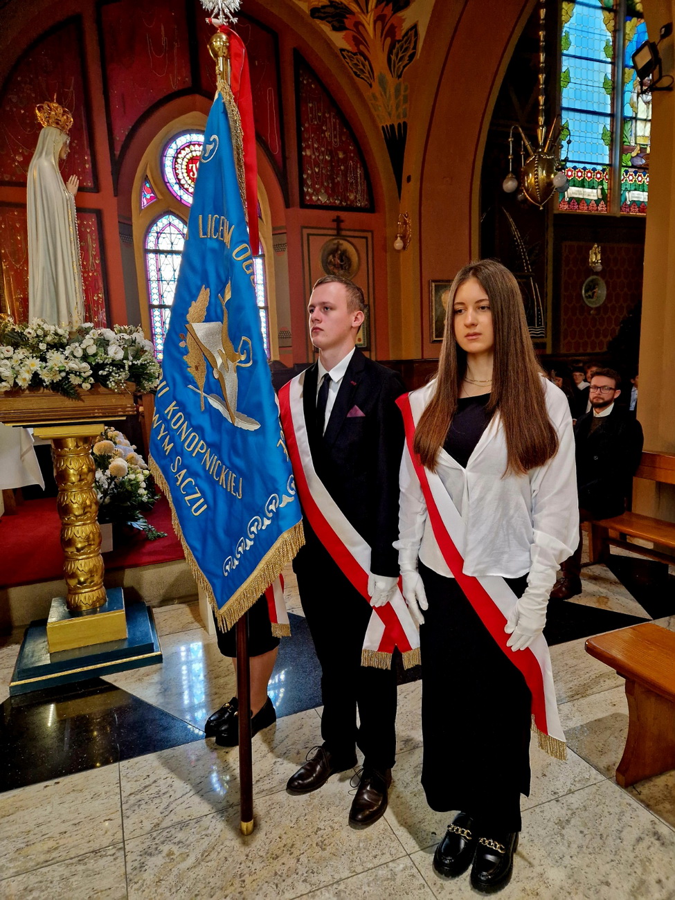 Zdjęcie Ślubowanie kl 1 2025 (23)94202731-1a72-4e15-9c7f-dab094a06b19.jpg w galerii Ślubowanie klas pierwszych (6.10.2025)